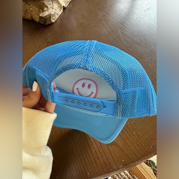 Smiley Trucker Hat - Picture 2 of 4